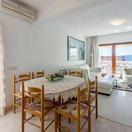 Apartment Eni *