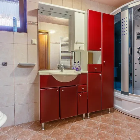 Apartment Eni *