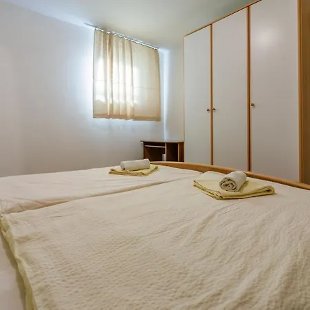 Apartment Eni